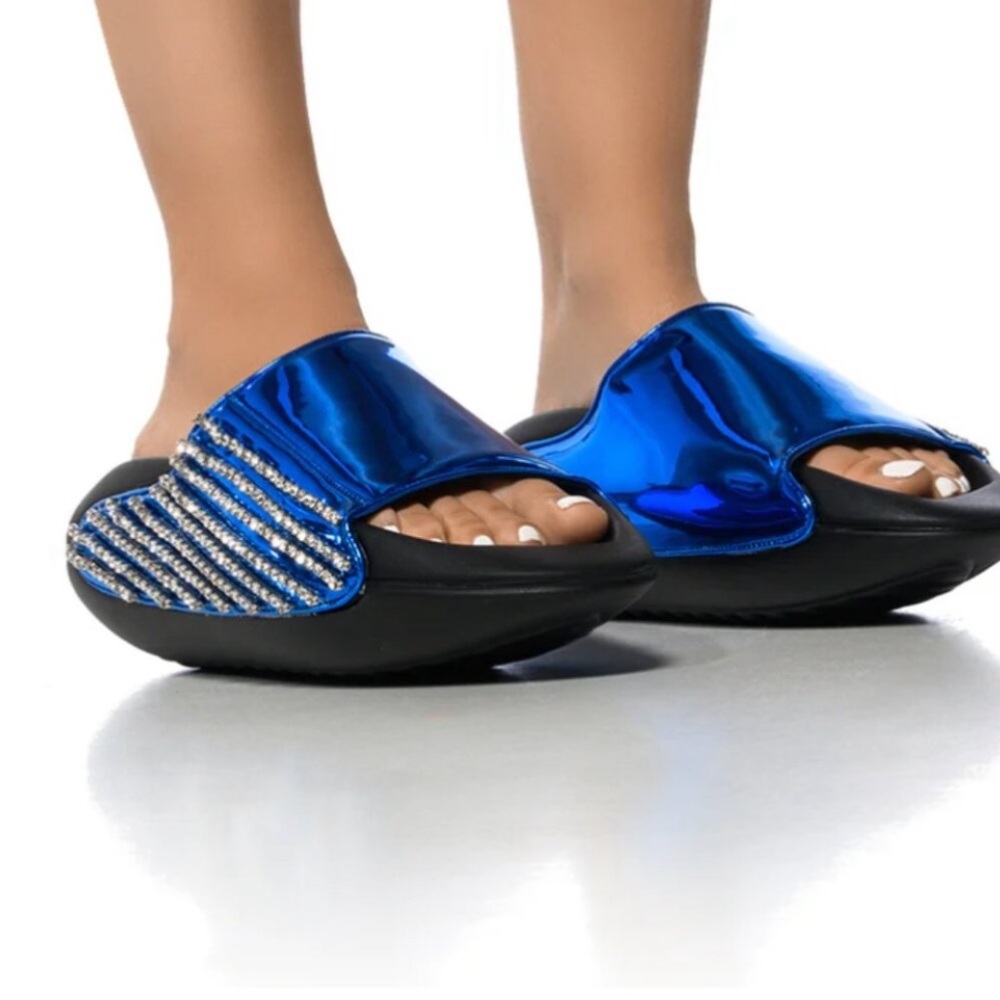 The Miz 3006 AZALEA WANG Buggy Holographic Embellished Slide In Blue